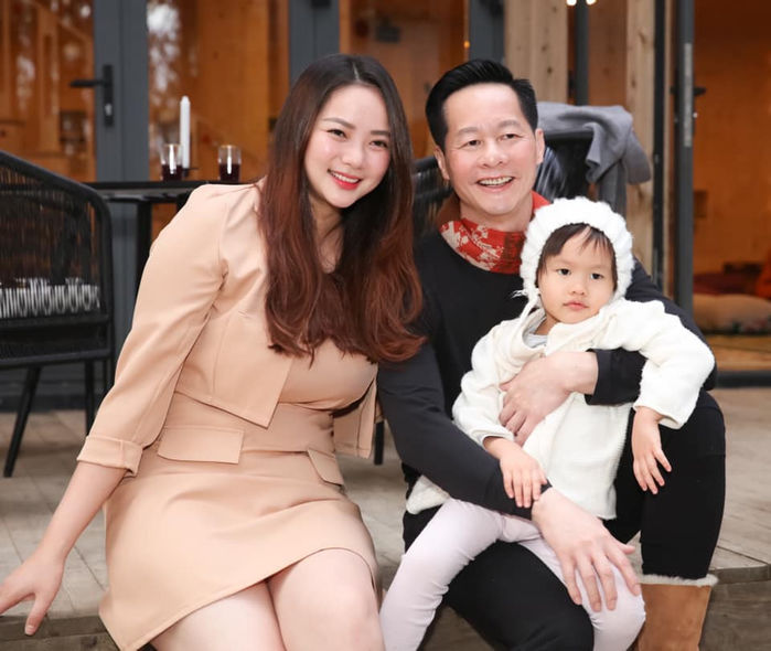 Những anh chồng vừa kiếm tiền tỷ như nước vừa đảm đang phụ giúp vợ