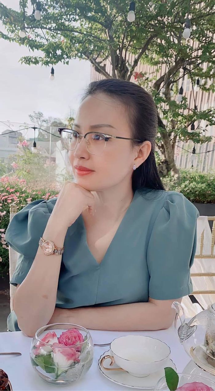 Ngưỡng mộ những cặp bạn thân trẻ mãi không già của Vbiz