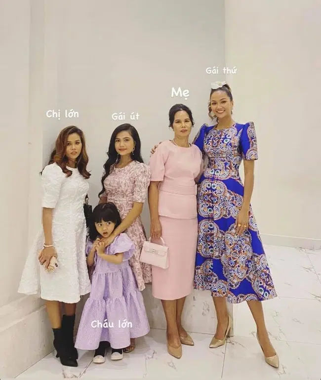 Những cô em gái Hoa hậu Việt: Xinh đẹp nhưng chẳng mặn mà showbiz