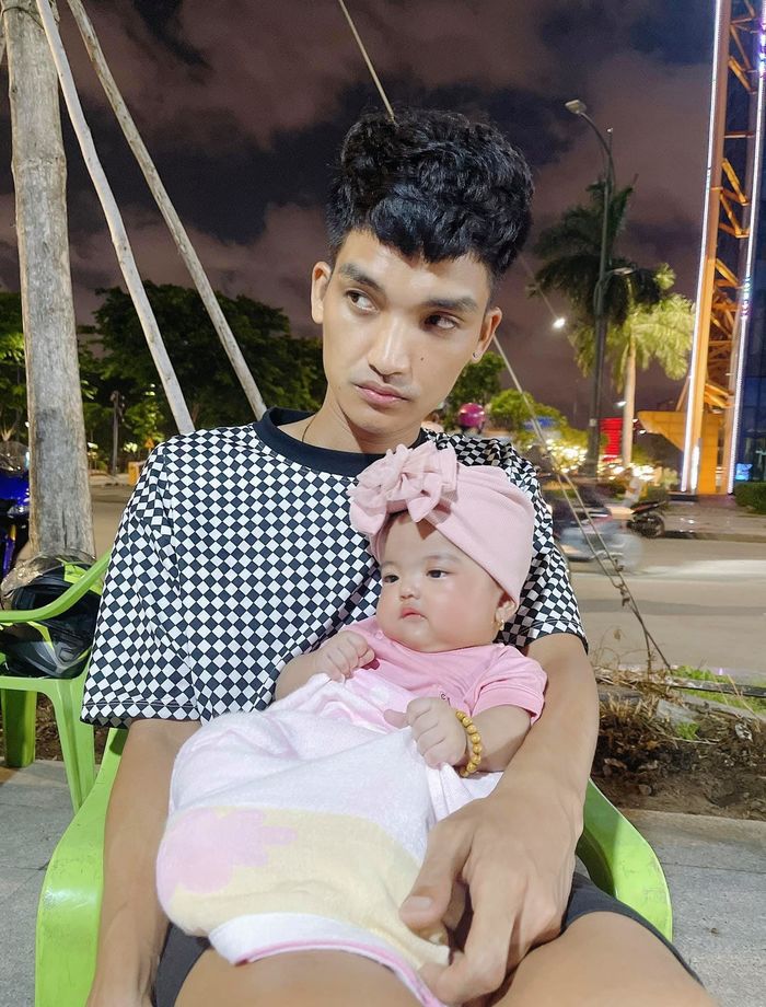 Những nhóc tì chịu lắm thiệt thòi vì trót sinh ra là người nổi tiếng