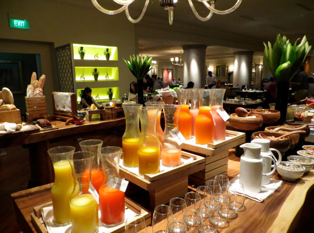Những thủ thuật giúp nhà hàng buffet không bao giờ lỗ: Độn các món rẻ
