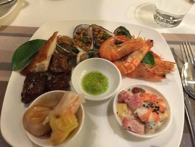 Những thủ thuật giúp nhà hàng buffet không bao giờ lỗ: Độn các món rẻ
