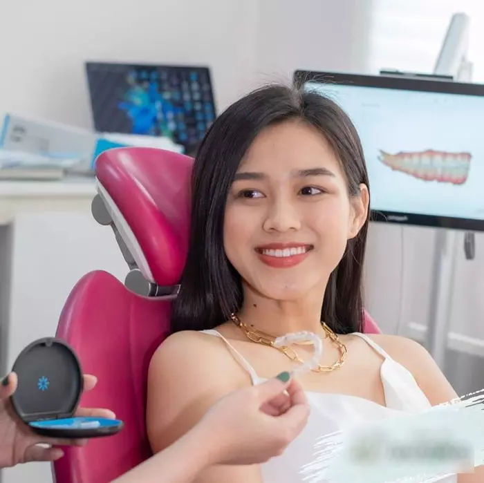 Đẹp không góc chết, Trần Tiểu Vy vẫn chỉnh nhẹ điểm ăn tiền trên mặt