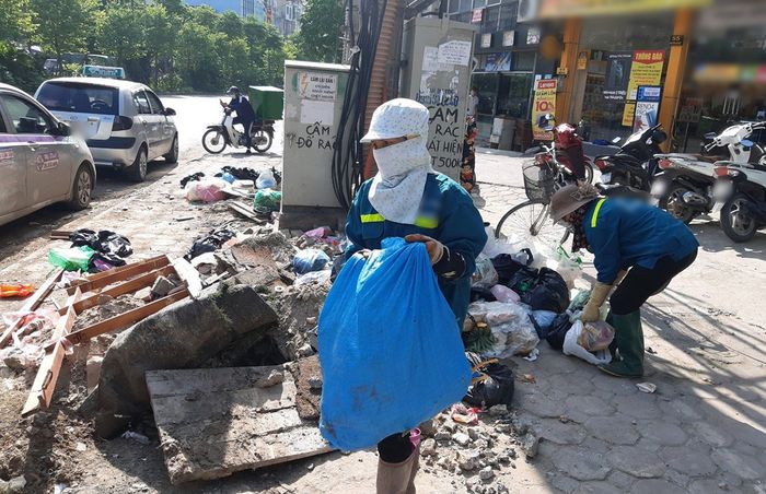 Nữ công nhân thu gom rác bị nợ 6 tháng lương: Con nghỉ học vì xấu hổ