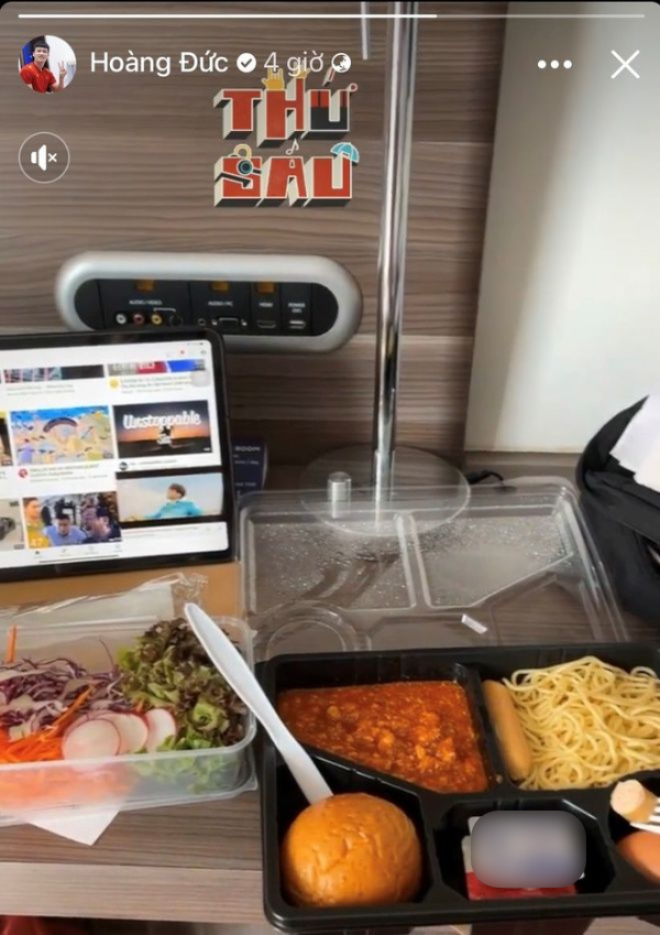 Trong khi cách ly, dàn cầu thủ tuyển Việt Nam thi nhau đăng ảnh dìm