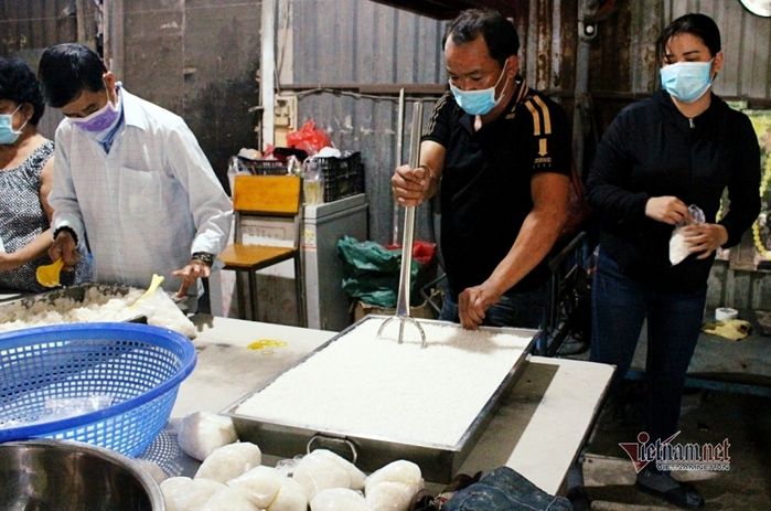 Cụ ông tốt bụng: Ai đói tôi cho ăn, đau cho thuốc và chết tặng hòm