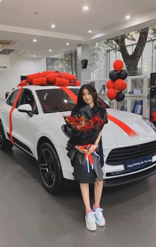 Quà sinh nhật xa xỉ của sao Việt: Trang Lou xe 4 tỷ cũng chưa đắt nhất