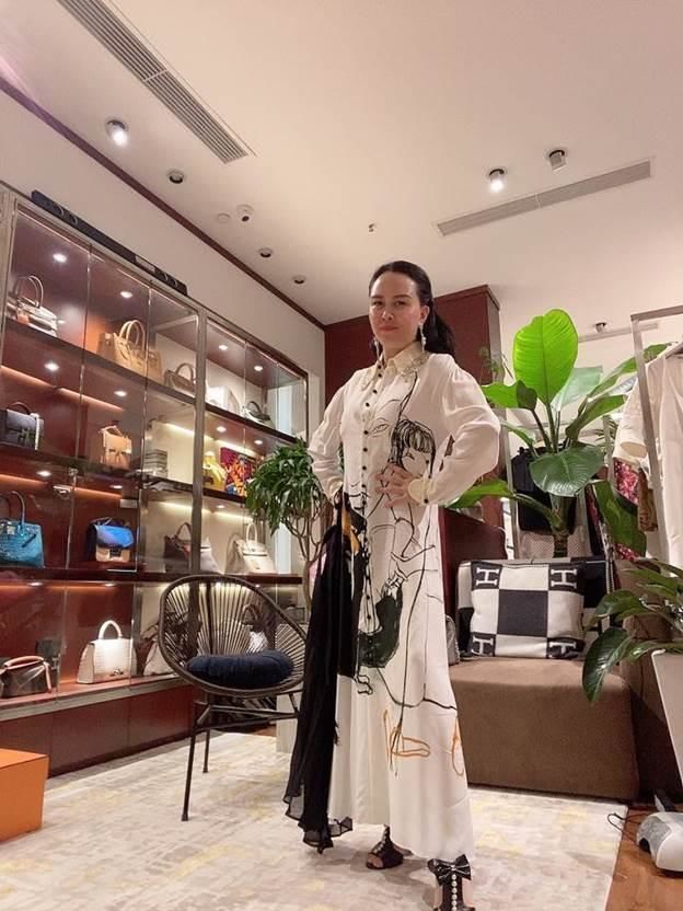 Quả xoài phản chủ nhất: Phượng Chanel nát xe, còn mời mọc hàng xóm