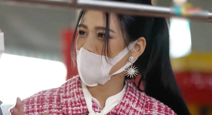 Sao Việt ăn diện lồng lộn đi chợ: Đỗ Thị Hà cũng chưa bằng Khánh Vân
