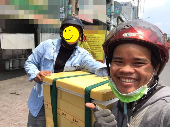 Sao Việt gác lại hào quang để mưu sinh, chấp nhận làm shipper, xe ôm
