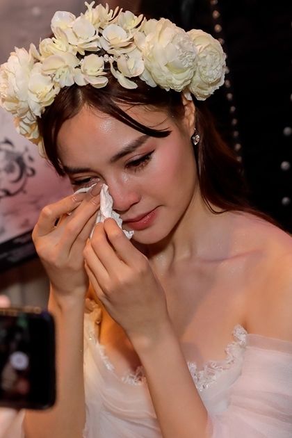 Sao Việt gửi lời chia buồn, khóc thương khi fan hâm mộ qua đời