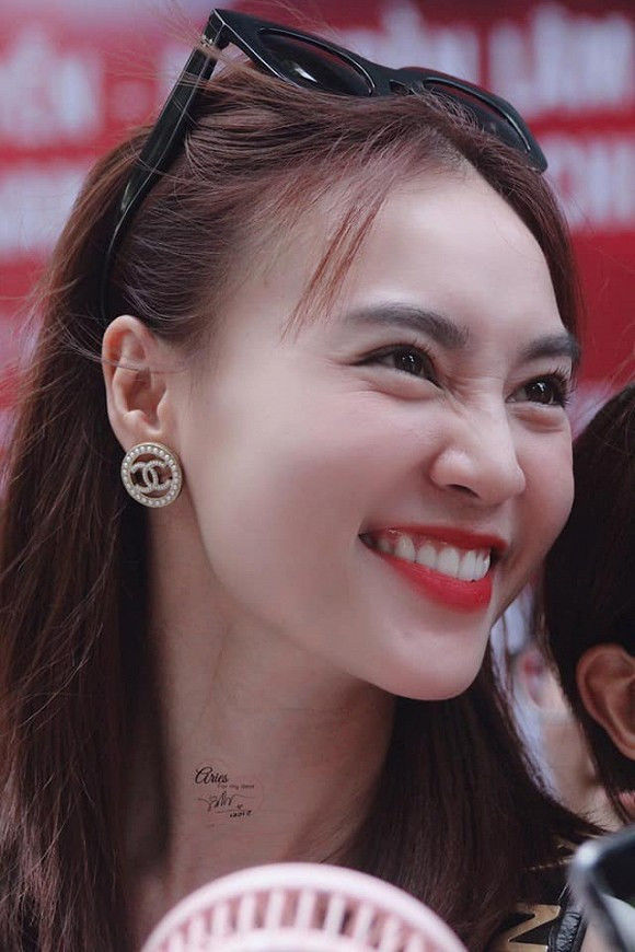 Sao Việt gửi lời chia buồn, khóc thương khi fan hâm mộ qua đời