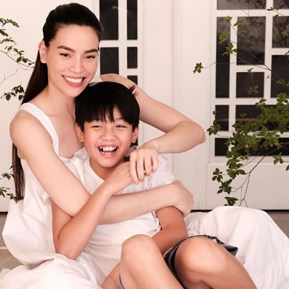 Sao Việt tổ chức sinh nhật cho con: Hà Hồ làm đơn giản bất ngờ