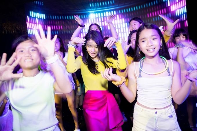Sao Việt tổ chức sinh nhật cho con: Hà Hồ làm đơn giản bất ngờ