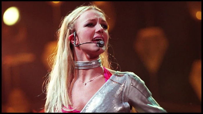 Sao Việt phẫn nộ khi biết Britney Spears bị giám sát 13 năm