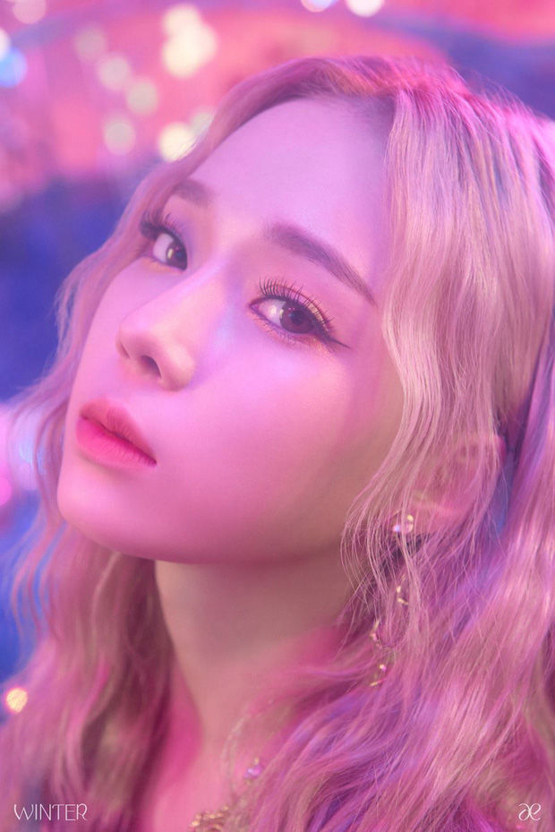SNSD Taeyeon và aespa Winter giống nhau tới mức fan cứng cũng dễ nhầm