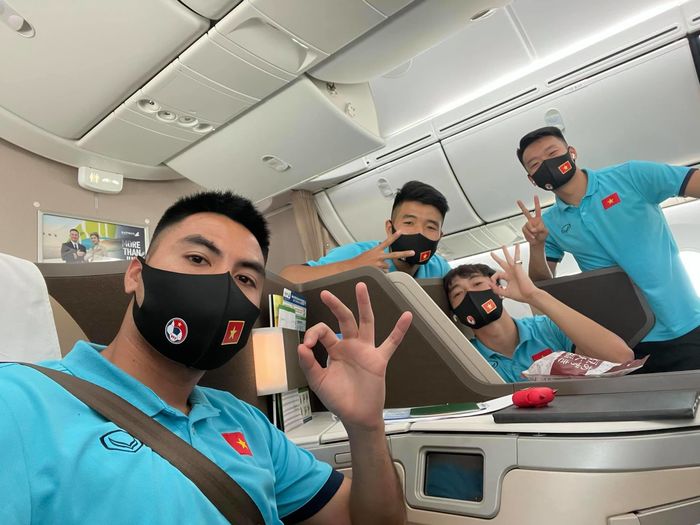 Soi học vấn dàn cầu thủ tuyển Việt Nam: Quang Hải học 2 trường ĐH