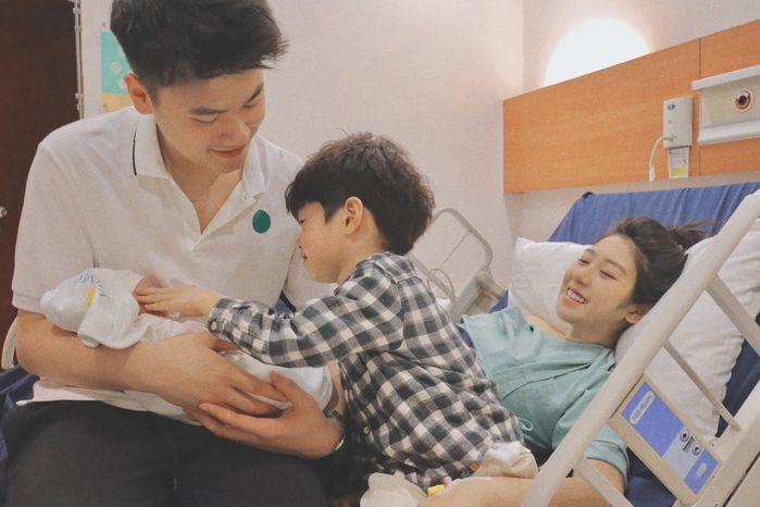 Trang Lou - Tùng Sơn: Bên nhau 10 năm, có 2 con, đổi 3 lần xe tiền tỷ