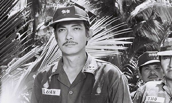 Tài tử phim mì ăn liền: người giàu sụ, người vất vả tuổi xế chiều