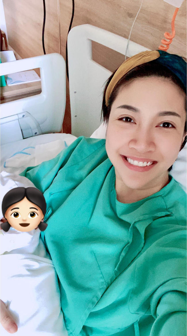 Thai kỳ đẻ thuê của mỹ nhân Việt: Hòa Minzy đau 24 tiếng, tắc tia sữa