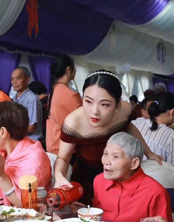 Thuê nhầm thợ không có tâm, cặp vợ chồng nhận về bộ ảnh cưới hết hồn
