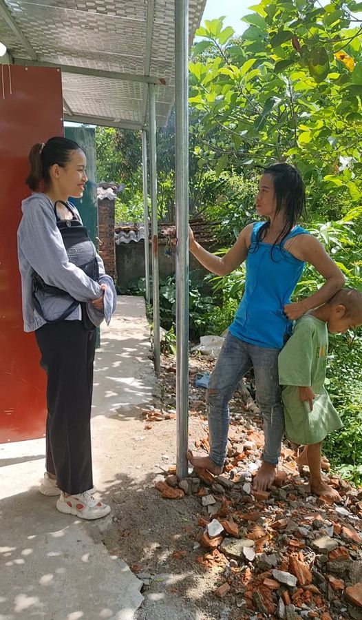 Lạc mất nhau 20 năm, cô gái trẻ tìm được bạn thân mất trí nhờ TikTok