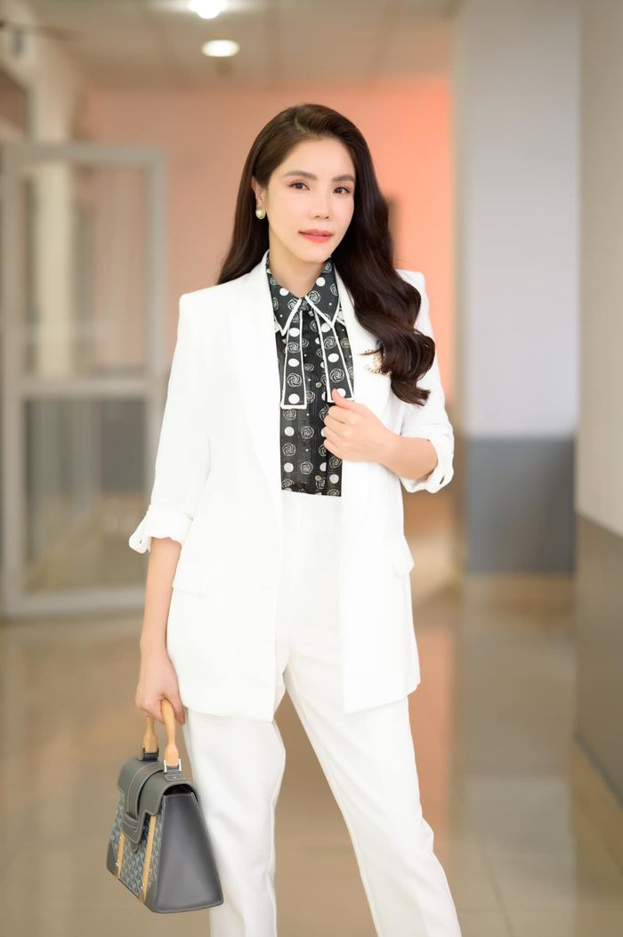 Tình trạng nguy khốn của sao Việt mùa dịch: Trương Đan Huy vỡ nợ