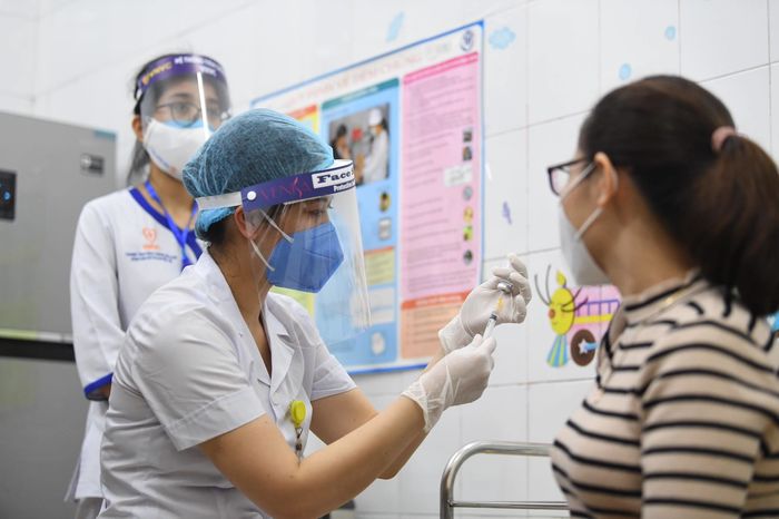 Đối tượng được xét duyệt tiêm 800.000 liều vaccine do Nhật tặng TP.HCM