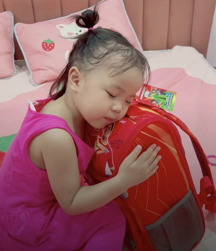 Trước giờ bóng lăn, hậu phương gửi lời yêu thương đến các cầu thủ