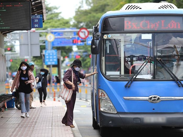 Từ 08/06, thêm 18 tuyến xe buýt tại TP.HCM chính thức ngừng hoạt động