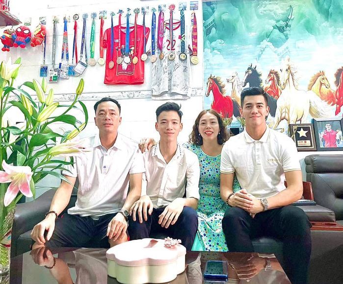Tuổi thơ khốn khó không bao giờ quên của các cầu thủ tuyển Việt Nam
