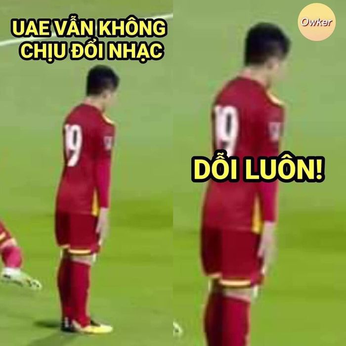 Vì sao Quang Hải đứng im không tham gia vào pha bóng của Công Phượng?
