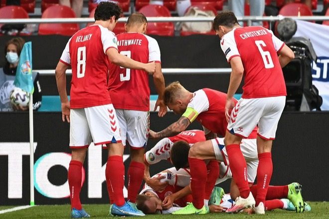 Eriksen sau khi tỉnh dậy: Cám ơn các bạn. Tôi sẽ không bỏ cuộc