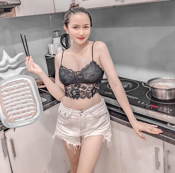 Vợ ba nhạc sĩ Khánh Đơn tăng 30kg khi mang thai, ăn 1 con gà 30 phút