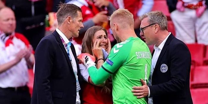 Cầu thủ Eriksen đột quỵ, vợ hoảng loạn phá rào chạy xuống sân