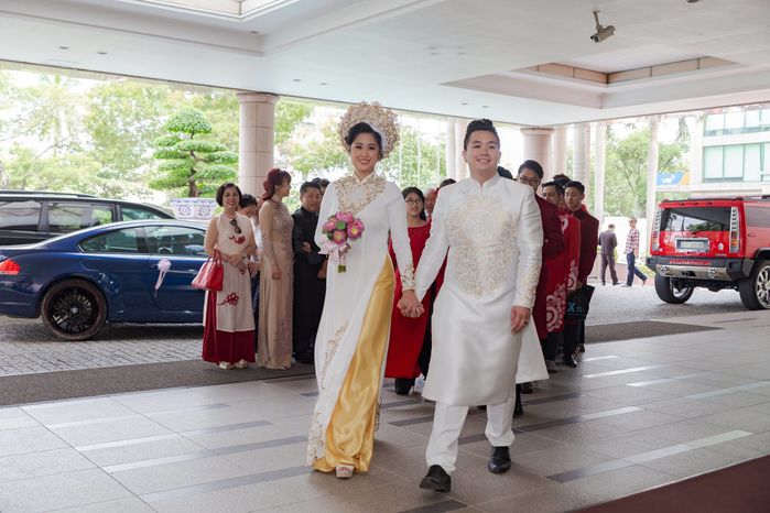 Vợ chồng con gái lớn NSND Hồng Vân: vướng nợ với nhau từ nhỏ