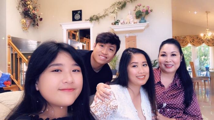 Vợ chồng con gái lớn NSND Hồng Vân: vướng nợ với nhau từ nhỏ