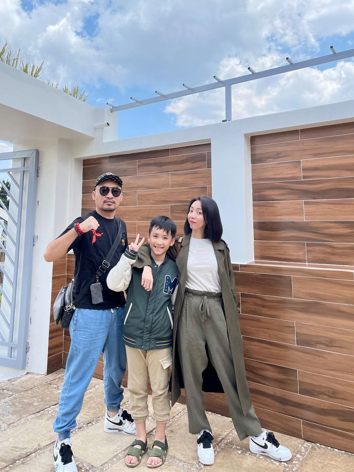 Vợ chồng Thu Trang - Tiến Luật làm Chuyện Xóm Tui 3