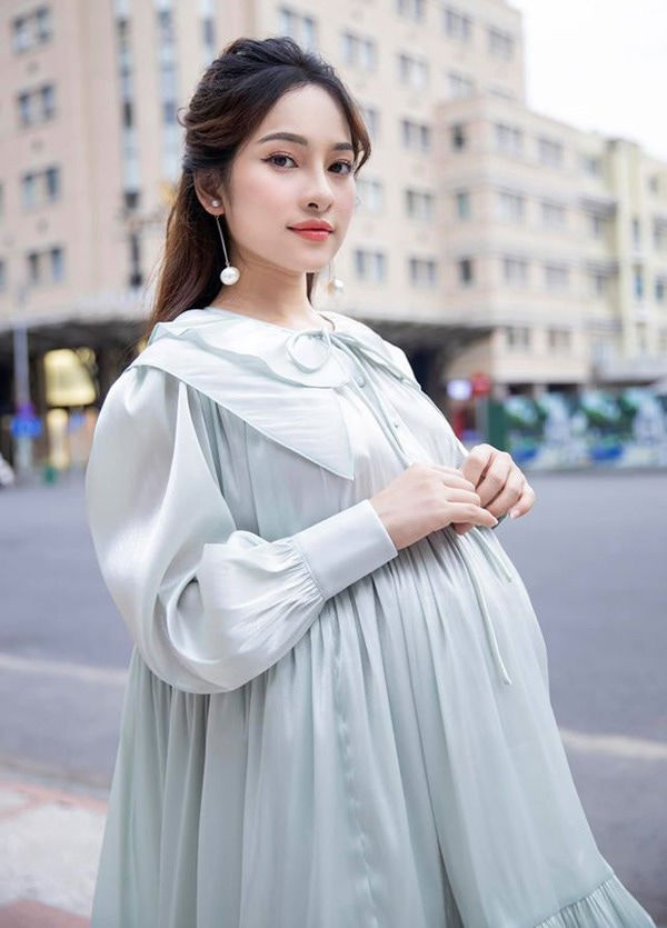 Vợ Dương Khắc Linh từng sốc khi bác sĩ thông báo có khả năng sinh 4