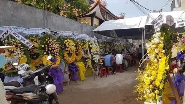 Tang lễ nạn nhân vụ cháy ở Quảng Ngãi: 4 chiếc quan tài xếp cạnh nhau