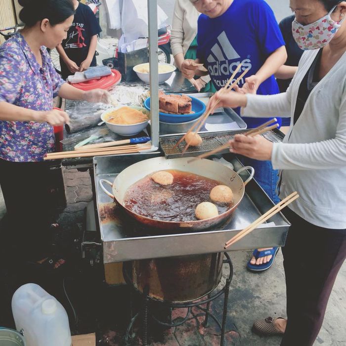 Xe bánh tiêu chảnh số 1 Vũng Tàu, chưa mở cửa đã treo bảng hết hàng