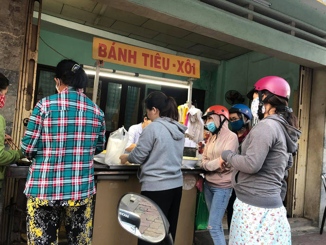 Xe bánh tiêu chảnh số 1 Vũng Tàu, chưa mở cửa đã treo bảng hết hàng