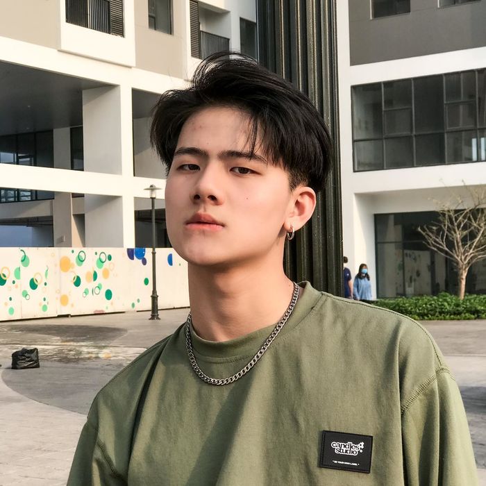 Nam sinh 9,5 điểm môn Văn: Giỏi đàn hát, nổi tiếng MXH vì quá đẹp trai