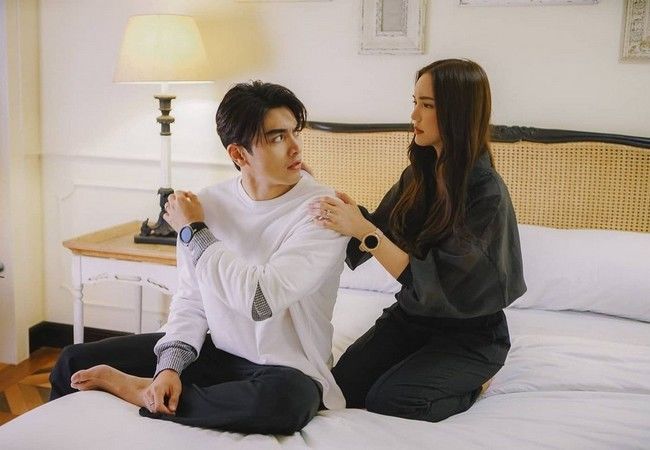2 diễn viên đình đám đem chuyện cẩu huyết xứ chùa vàng về Việt Nam