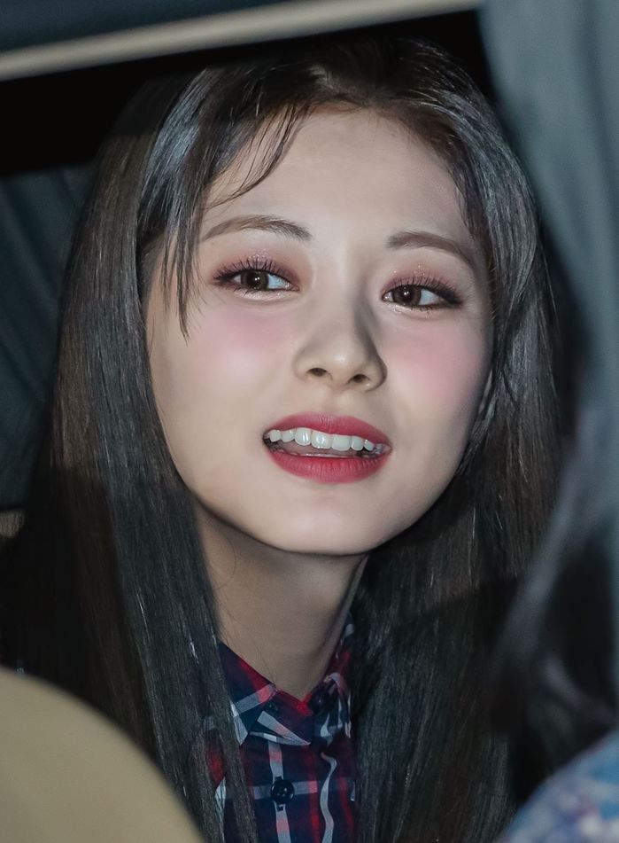 4 idol sở hữu visual đỉnh của chóp: Tzuyu, Jisoo bất phân thắng bại