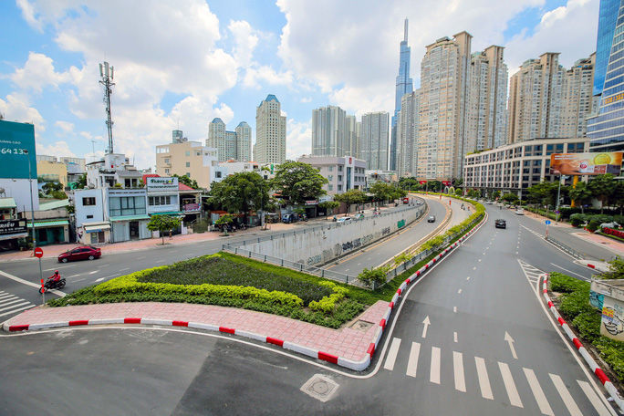 SG ngày giãn cách: Đồng lòng ngồi yên để hồi sinh mạnh mẽ