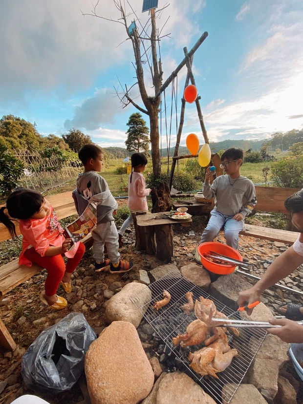 Từng phá sản, Lý Hải giờ giàu sụ: Là chủ 4 công ty, có nhà đẹp xe sang