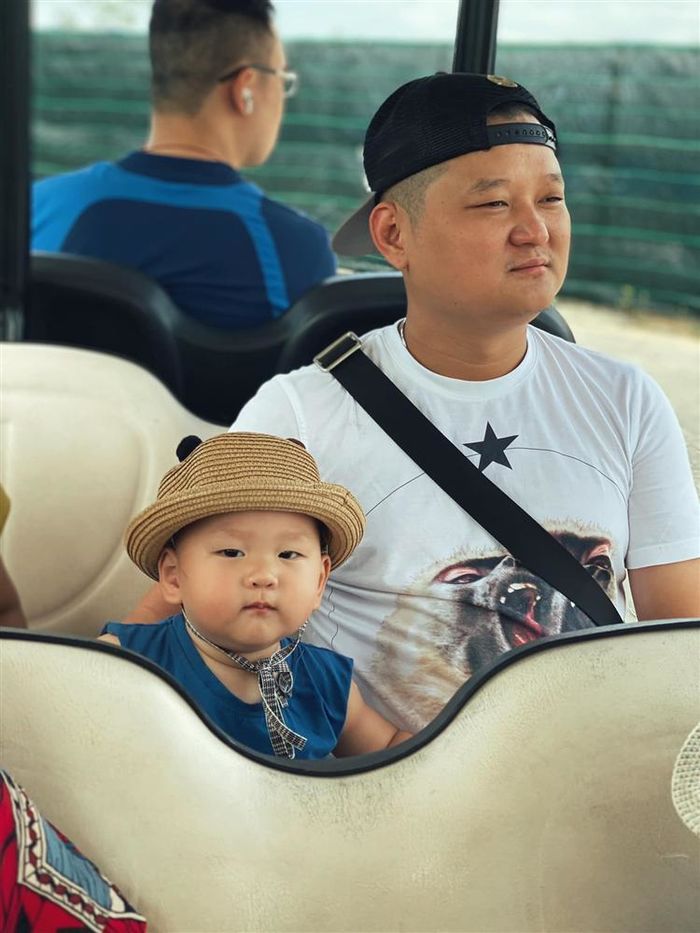 Khoảnh khắc cha nào con nấy nhà sao: Ba con nhà Dương Lâm cưng xỉu