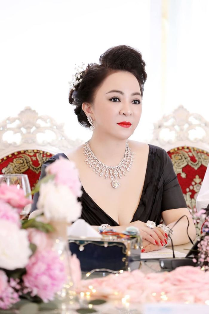 Người phụ nữ nghèo may mắn: được bà Phương Hằng dang tay đúng lúc