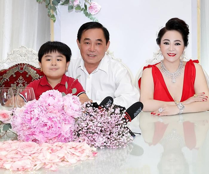 Người phụ nữ nghèo may mắn: được bà Phương Hằng dang tay đúng lúc